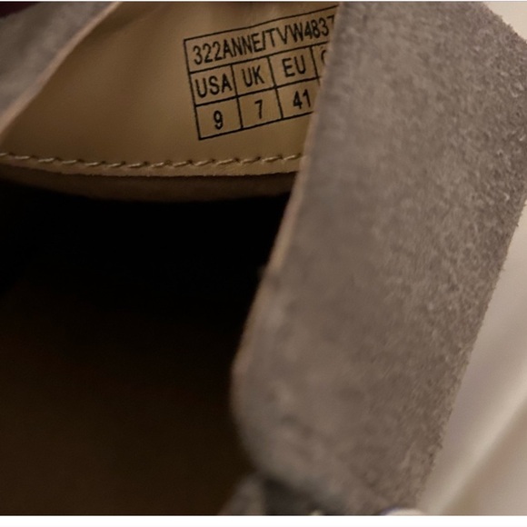 EUC VIONIC ANNE CHELSEA ANKLE BOOTIES WITH LEATHER AND SUEDE 9 - Picture 6 of 6